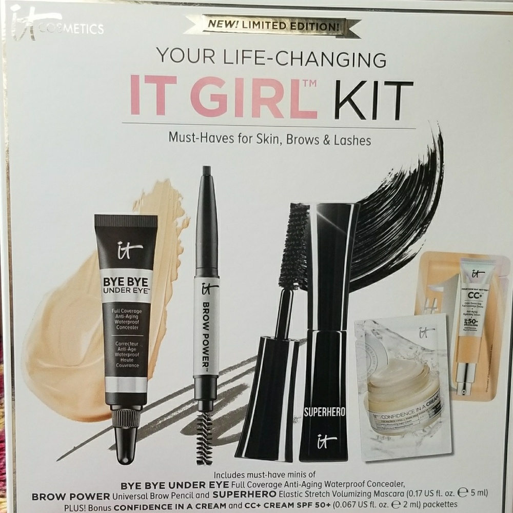 *Sold* IT Cosmetics 5 Piece Mini Set + Bonus